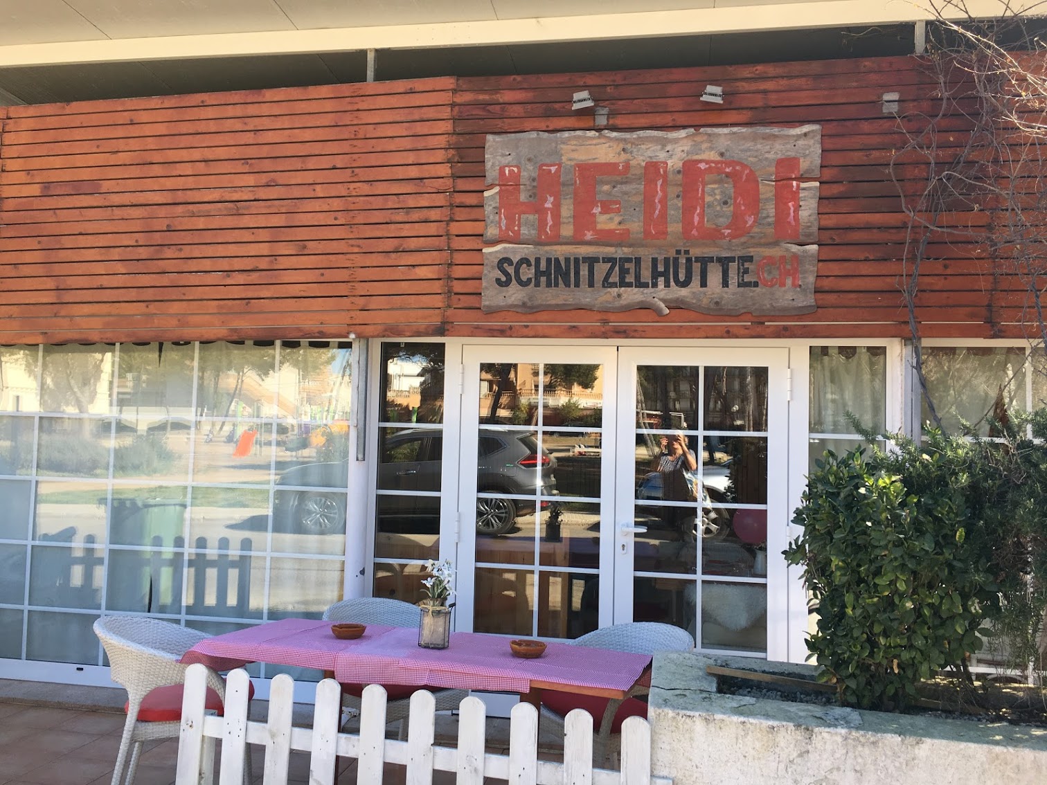 HEIDI Schnitzelhütte